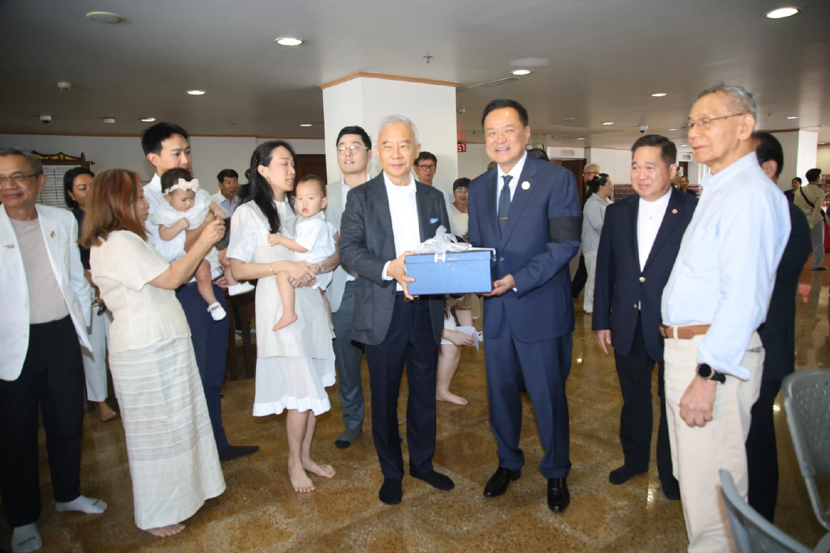 'อนุทิน' ร่วมอวยพรวันเกิด 'สุวัจน์' ถูกอวยพรกลับให้เป็นนายกฯ4ปี