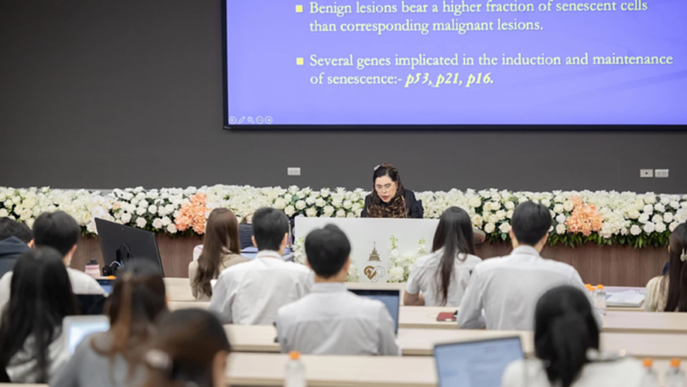 กรมพระศรีสวางควัฒนฯ ทรงบรรยายพิเศษ 'การเกิดมะเร็ง' แก่ นศพ.ปี 3