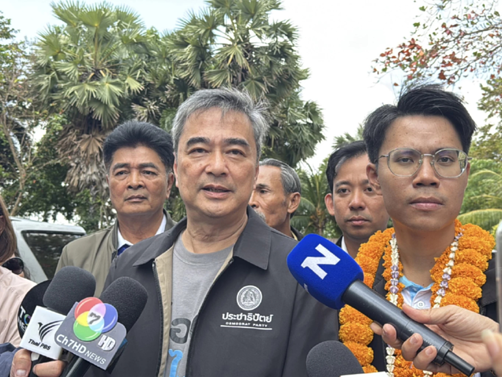 'อภิสิทธิ์' จี้ 'กกต.' ไขปมซื้อเสียง สุราษฎร์ หวังเป็นคดีตัวอย่าง