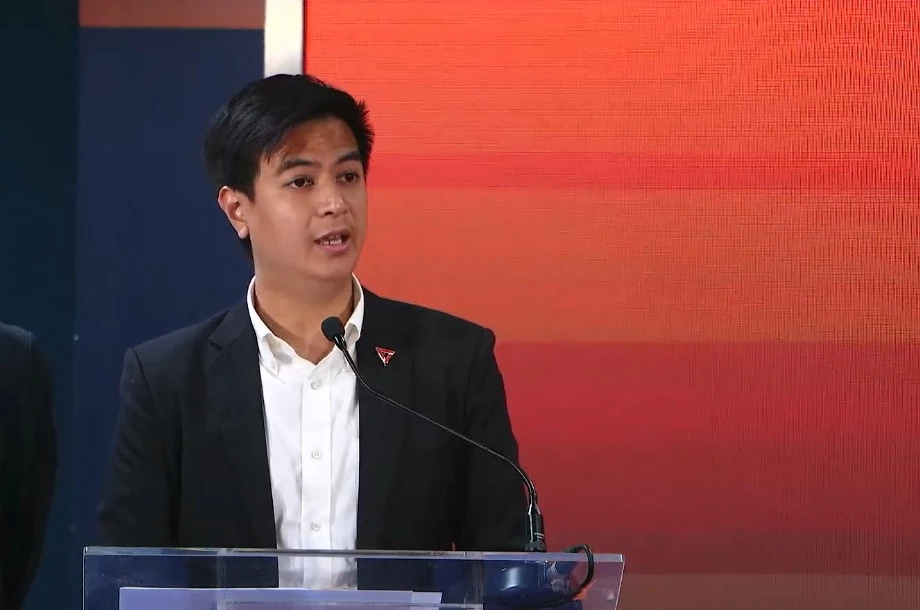 ปชน.ลั่นเปิดสภาฯ ดันแก้ รธน.เปิดช่อง ปชช.ถอดถอนองค์กรอิสระ