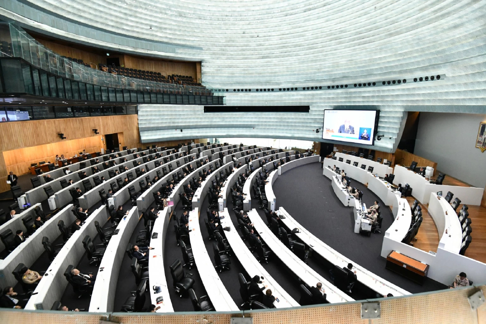 'สว.' ห่วงวิกฤตศรัทธา 'กกต.' ขอชะลอเห็นชอบ '2 กกต.' ใหม่