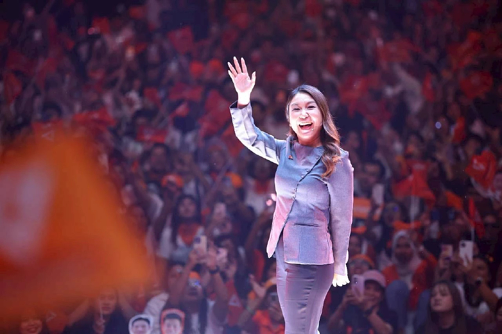 'ไหม' ลั่นทีมบริหาร ปชน.ดีกว่า 'เทคโนแครต' จากรัฐประหาร