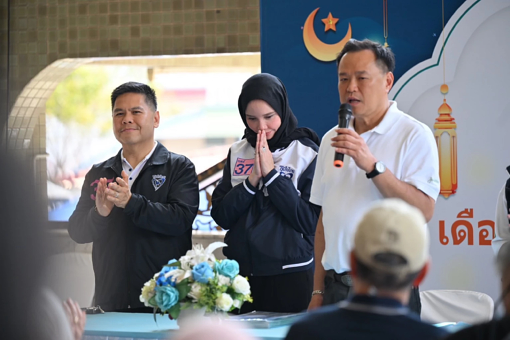 'ซาบีดา' อ้อนขอคะแนน ชาวบางกะปิ-วังทองหลาง สร้างปรากฏการณ์สีน้ำเงิน