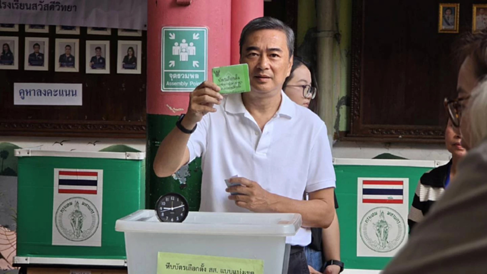 'อภิสิทธิ์' ปลื้ม 'คนไทย' ตื่นตัวใช้สิทธิ์เลือกตั้ง69 แต่เช้า