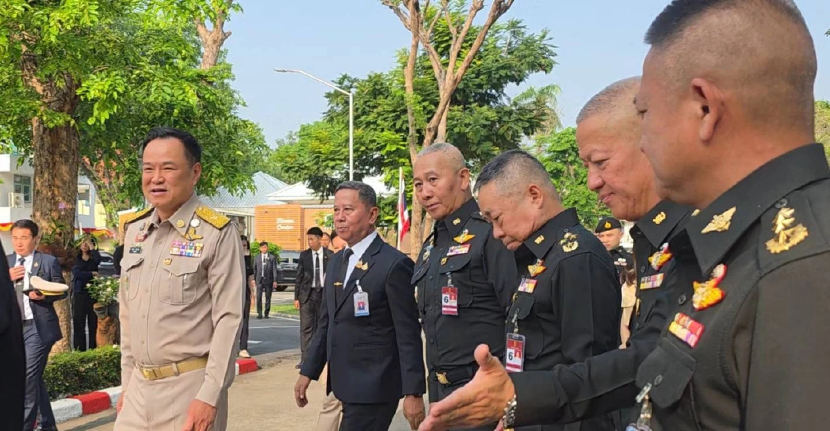 'อนุทิน' ปัดตอบดีลจบ 'กล้าธรรม'ร่วมรัฐบาล ไม่เอา'ธรรมนัส'