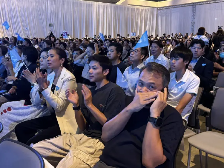 'ณัฏฐพล' เกาะขอบเวทีปราศรัย ปชป. บอกพร้อมเทคะแนนให้พรรคเก่าแก่