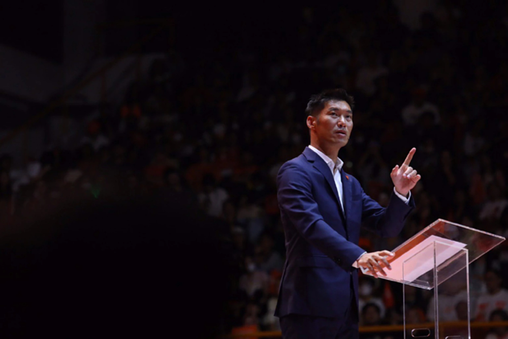 'ธนาธร' ปลุกกา ปชน. 2 ใบ สานต่อภารกิจ 100 ปี 2475 ให้จบในรุ่นเรา