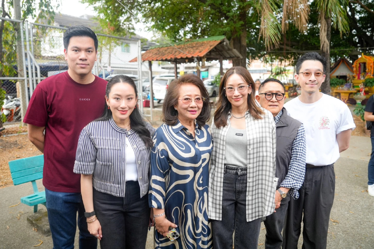 ครอบครัว 'ชินวัตร' หย่อนบัตรเลือกตั้ง ‘แพทองธาร’ รอลุ้นคะแนนพท.ช่วงเย็น