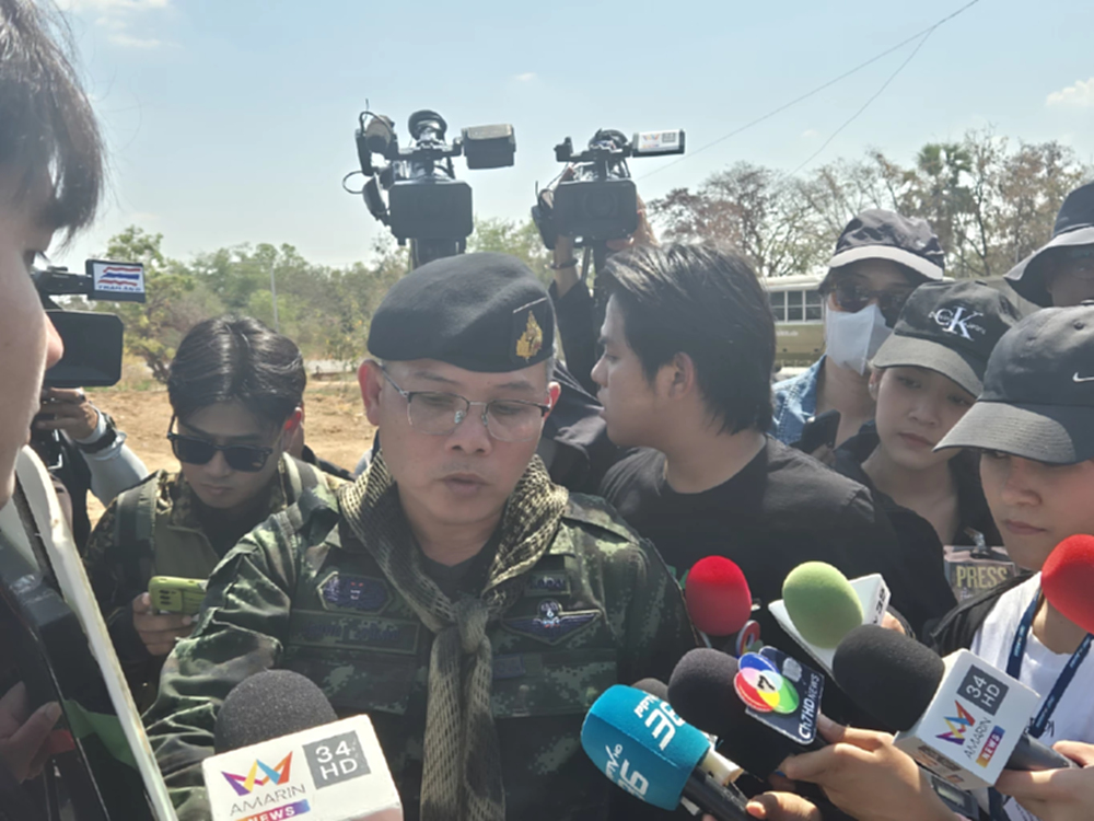 ทบ.ตรวจแนวรบ บ้านคลองแผง คุมพื้นที่100% ชาวบ้านร่ำไห้ยังไม่เยียวยาบ้านพัง