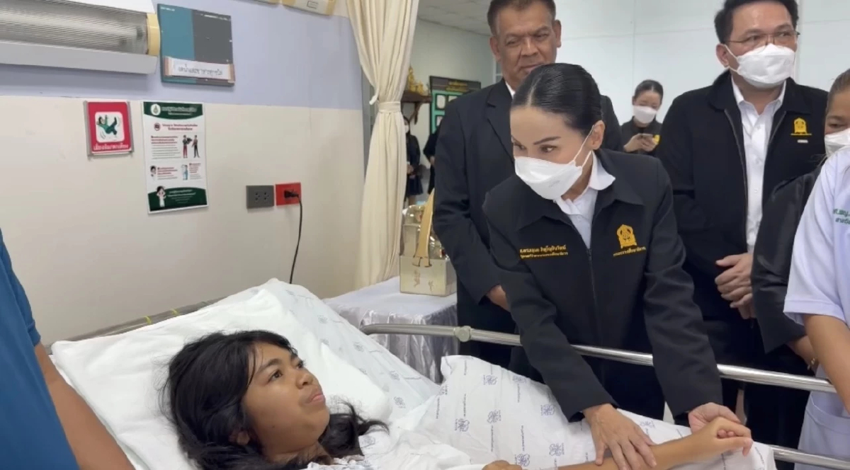 “นฤมล” เยี่ยมนักเรียนเหยื่อเหตุบุกยิงร.ร.พะตงฯสั่งดูแลเต็มที่