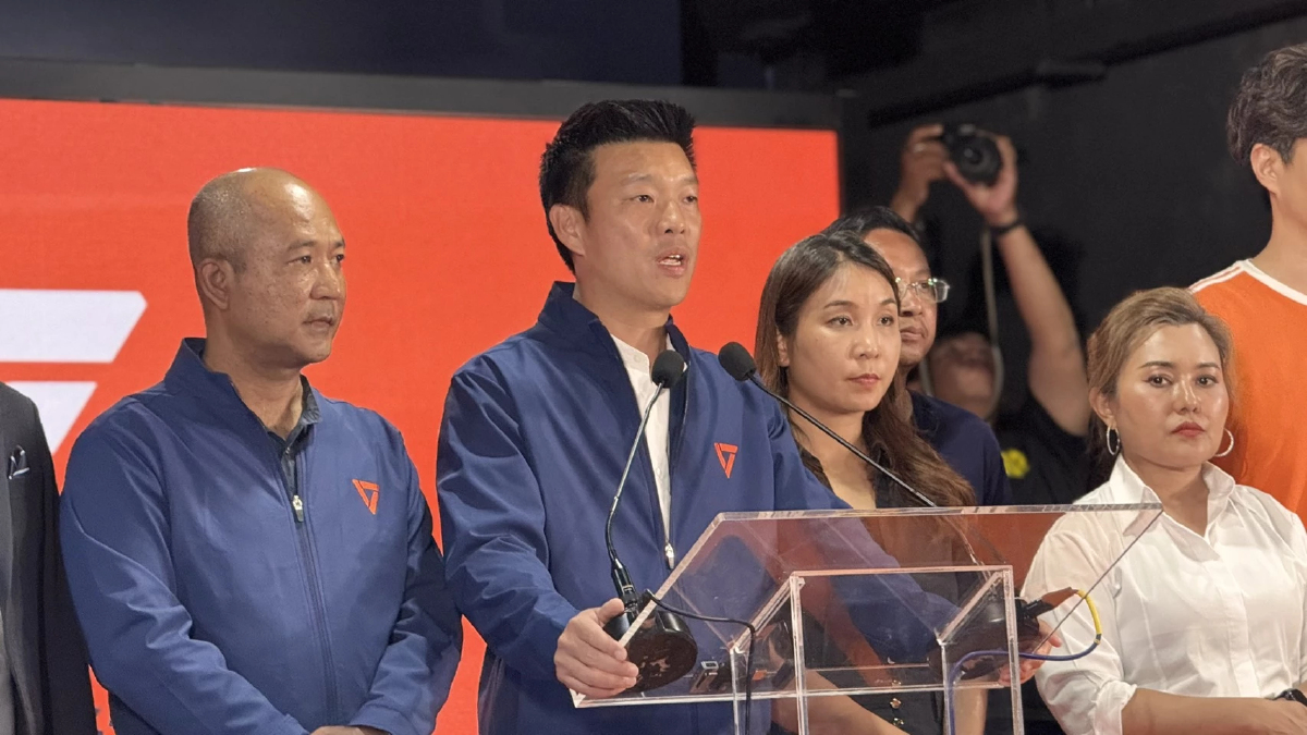 ปชน.ยอมรับความพ่ายแพ้! 'ณัฐพงษ์' เมินตอบจุดอ่อนพรรคทำคะแนนหด