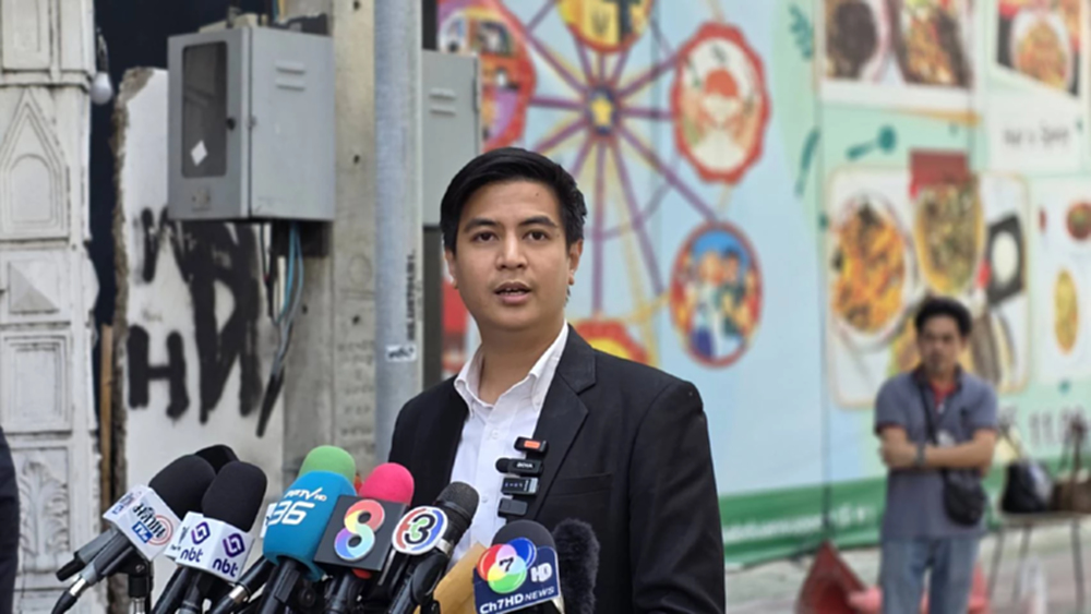 'ไอติม' ปัดสมการ 'รัฐบาลไฟจราจร' - ลั่นทุกข้อหา ไม่นำสู่ยุบพรรค