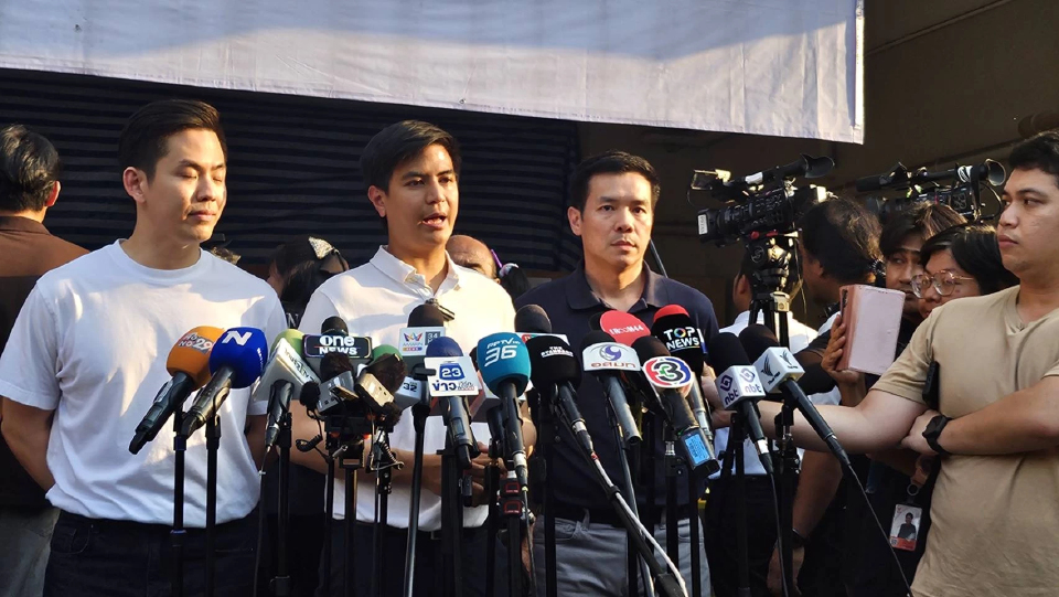 'โฆษก ปชน.' เก็บข้อมูลเลือกตั้ง พร้อมยื่น ม.157สัปดาห์หน้า