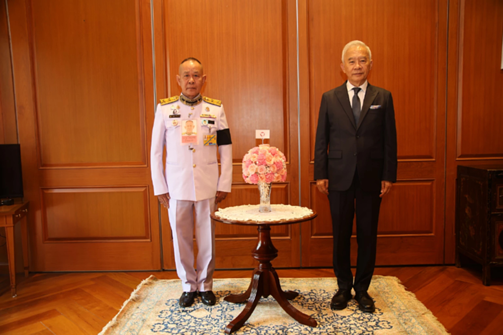 ทูลกระหม่อมอุบลรัตน์ฯพระราชทานแจกันดอกไม้ เนื่องในโอกาสวันเกิด "สุวัจน์ ลิปตพัลลภ"