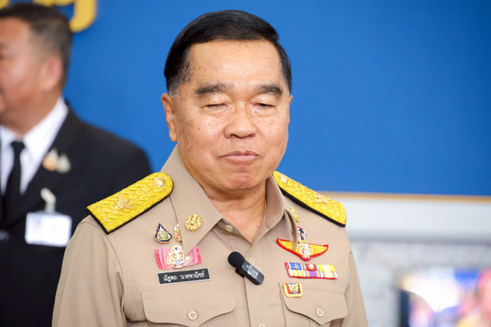 'พล.อ.ณัฐพล' ยัน ยังไม่ถูกทาบร่วม ครม. ใหม่ ไม่ตอบได้ไปต่อหรือไม่