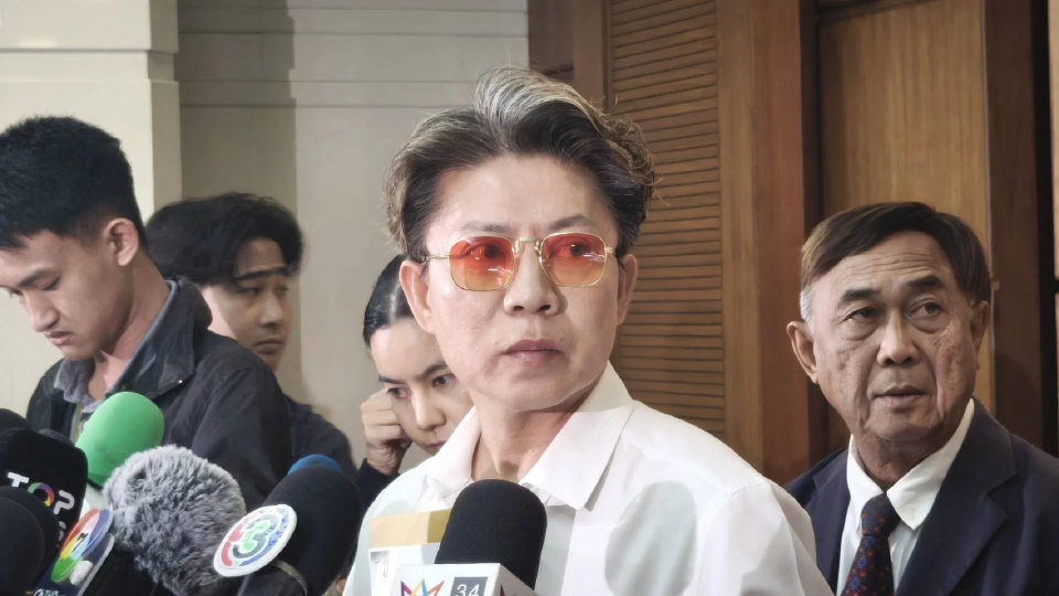 ผู้สมัคร สส.ส้มบี้ กกต.แจงปมบาร์โค้ด ชงศาล รธน.ให้เลือกตั้งโมฆะ