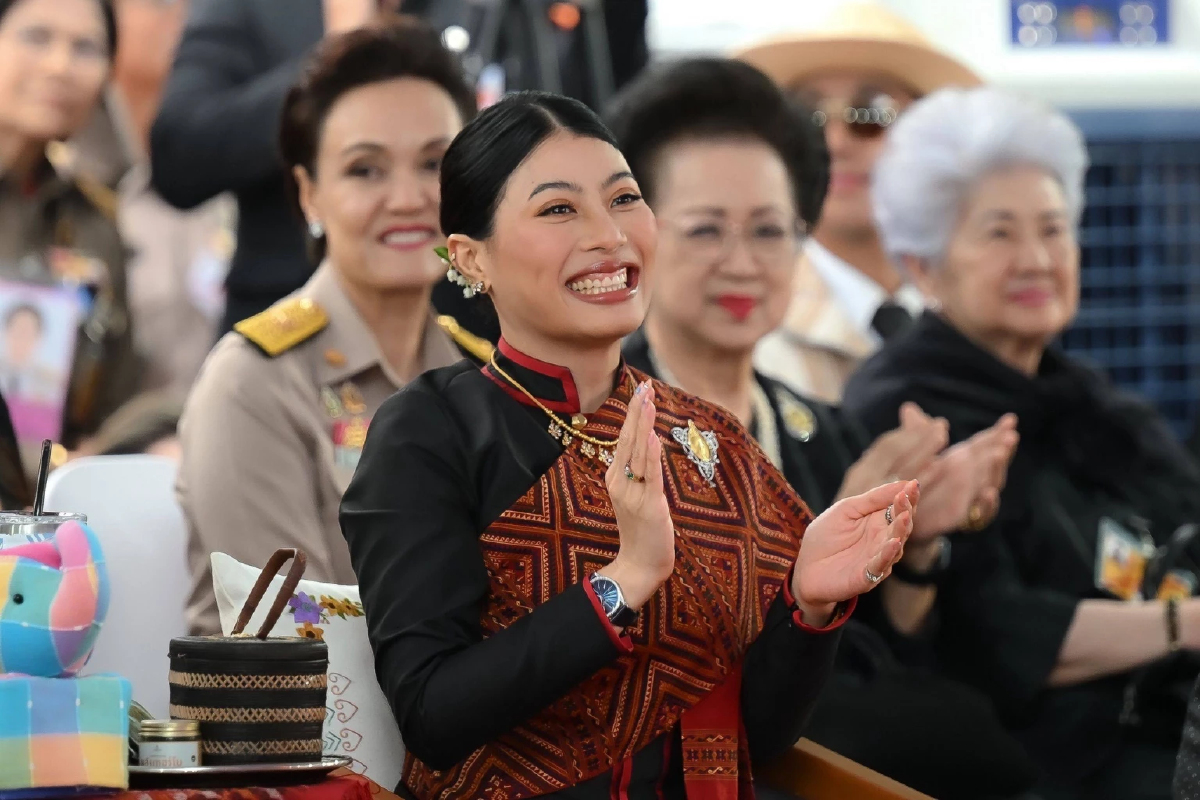 เจ้าฟ้าสิริวัณณวรีฯ สืบสานพระราชปณิธาน ดันแพรวาบ้านโพนสู่สากล