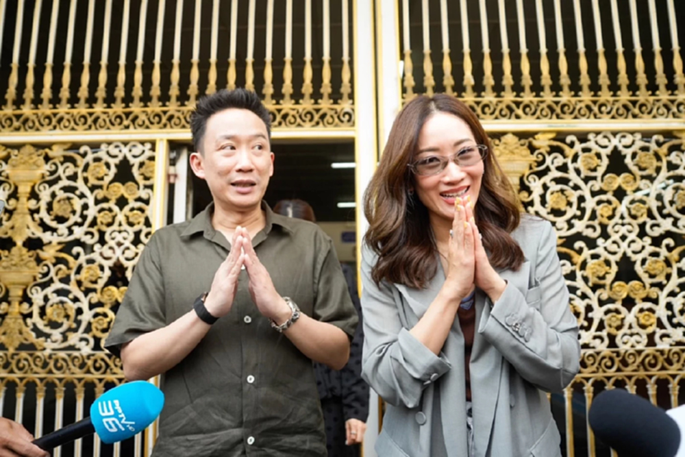 'โอ๊ค-เอม' เยี่ยม 'ทักษิณ' กำลังใจดี ลุ้น 30 มี.ค.ราชทัณฑ์สรุปชื่อ