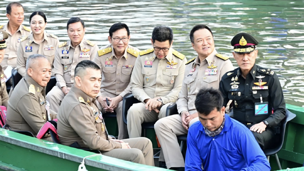‘พล.อ.อ.สถิตย์พงษ์’ พร้อม‘อนุทิน’ ล่องเรือดูความก้าวหน้าพัฒนาคูคลอง