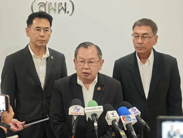 กกต.แจงปม 'บาร์โค้ด' แล้ว ลุ้นผู้ตรวจฯ ชงศาล รธน.หรือไม่ มี.ค.นี้