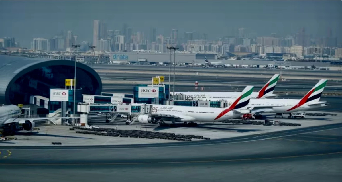 ‘สนามบินดูไบ’ กลับมาให้บริการบางส่วนอีกครั้ง หลังระงับชั่วคราว