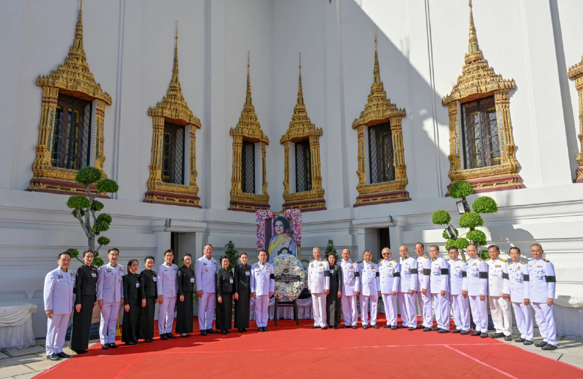 ครอบครัวสิริวัฒนภักดี ร่วมเป็นเจ้าภาพบำเพ็ญพระราชกุศลถวายพระบรมศพ สมเด็จพระพันปีหลวง