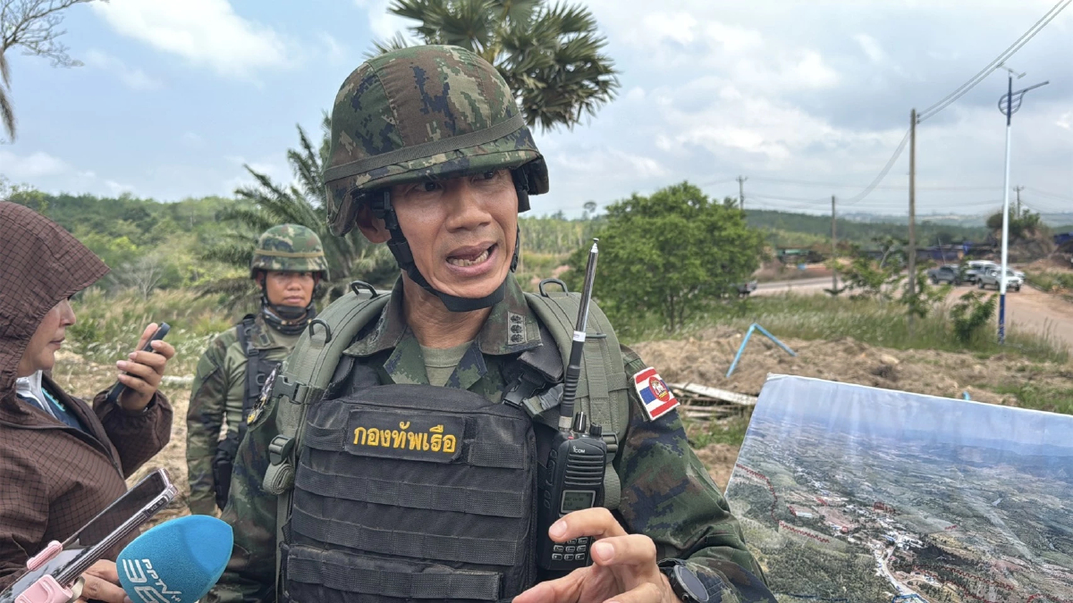 เด้ง! 'น.อ.ธรรมนูญ' พ้น ผบ.ฉก.นย.ตราด ปมเผชิญหน้า กัมพูชา หน้าคอนเทนเนอร์ทมอดา