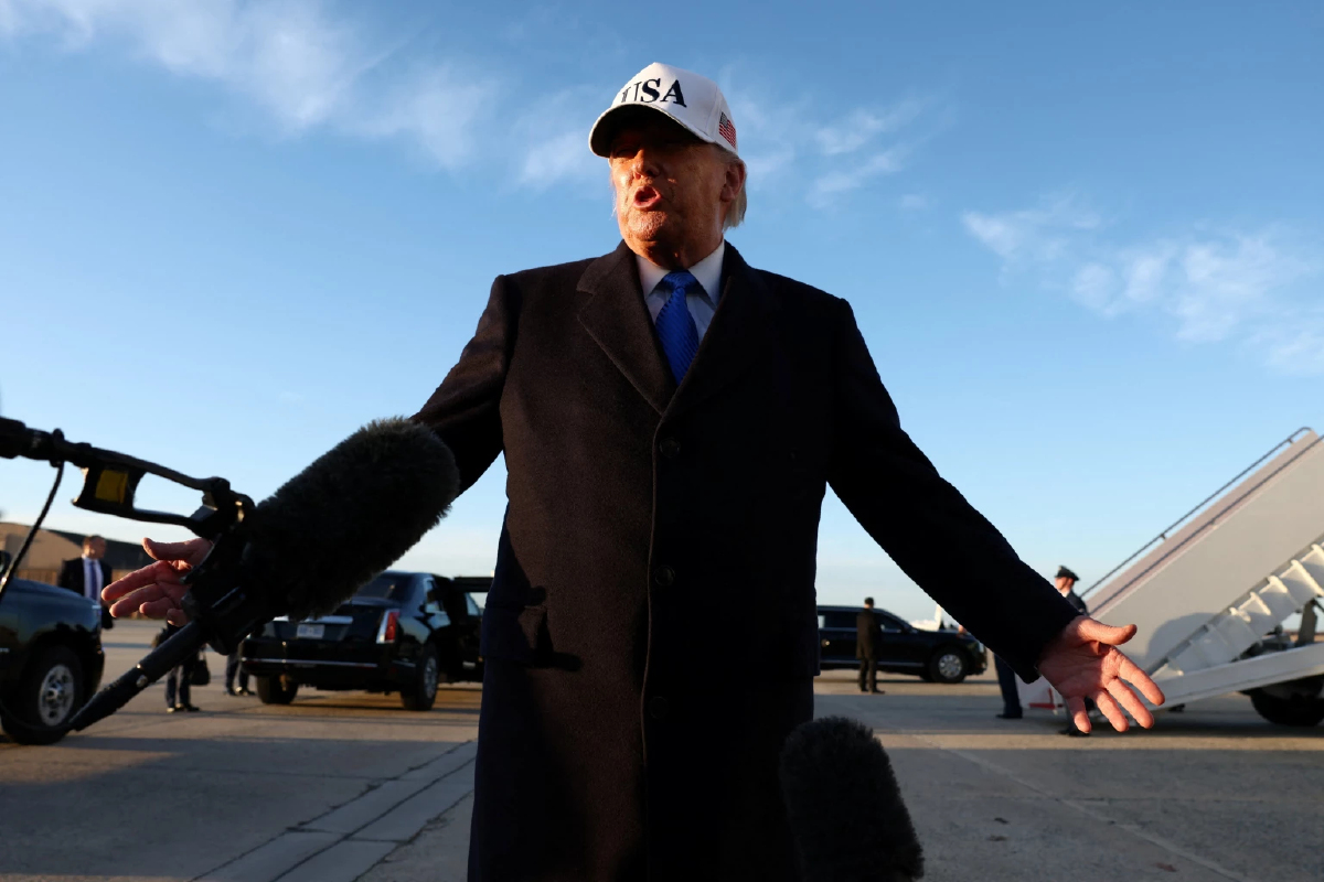 'ทรัมป์' ขู่โจมตี 'เกาะคาร์ก' อีก พร้อมจี้พันธมิตรส่งเรือรบปกป้องช่องแคบฮอร์มุซ