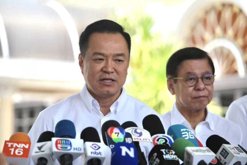 'อนุทิน' ยัน ราคาน้ำมัน ขึ้นตามตลาดโลก ปัด ช่วยผู้ประกอบการมีกำไร