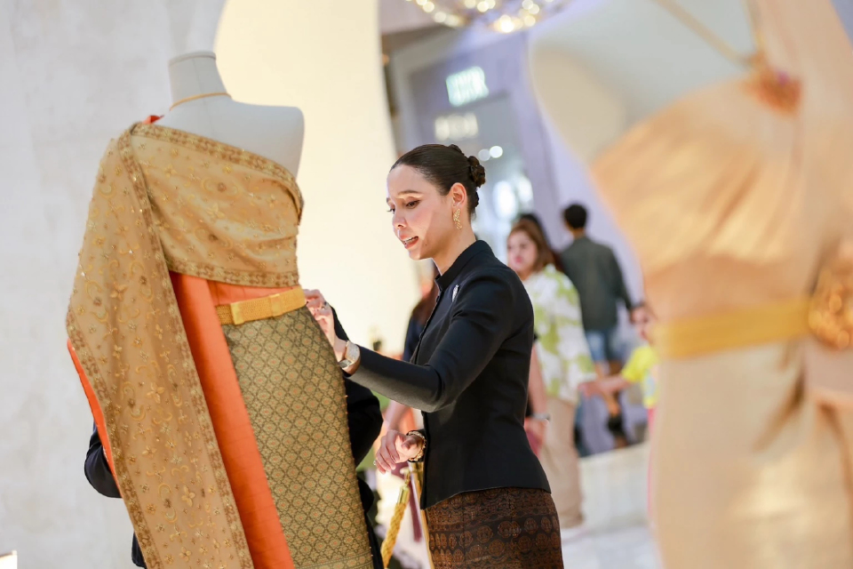 'ซาบีดา' เดินหน้าโรดโชว์   'ชุดไทยพระราชนิยม' ก่อนขึ้นทะเบียนมรดกโลก