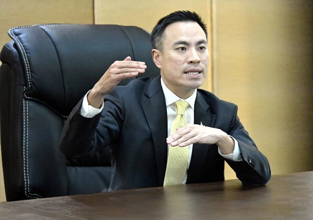 'เอกนัฏ' ลั่นหลังนั่ง รมว.พลังงาน เรียกโรงกลั่นทบทวนรายได้ 'น้ำมัน'