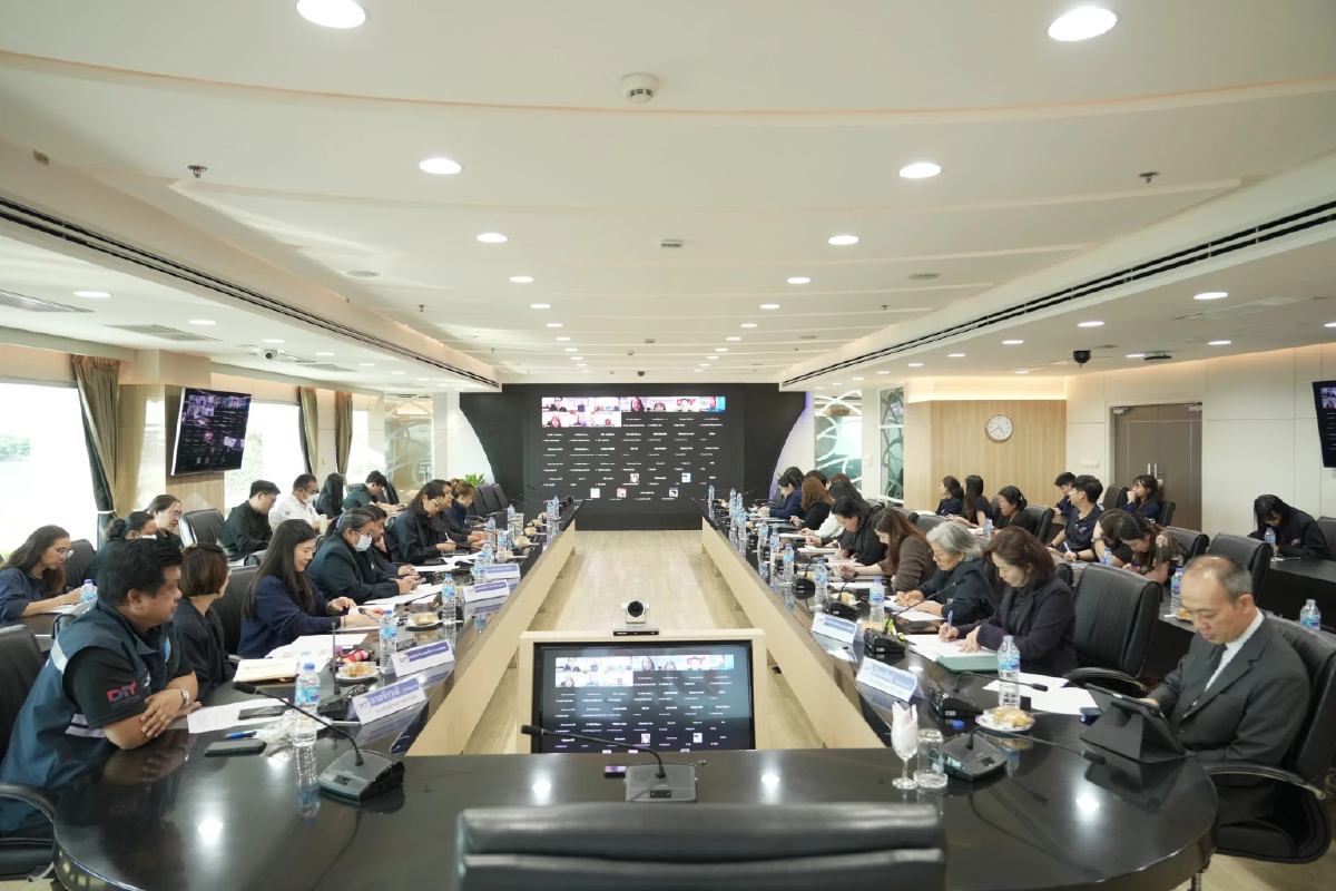 "กรมการค้าภายใน"ถกผู้ผลิต ผู้ค้า  ยันสินค้าอุปโภคบริโภคไม่ขึ้นราคา