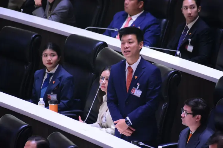 'ณัฐพงษ์' รู้อยู่แล้วมี 'งูเห่า' ซัดคนซื้อทำลายระบบการเมือง