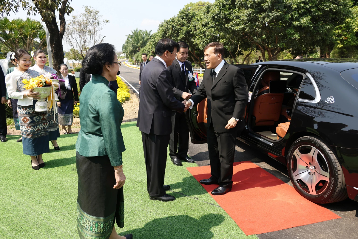 ในหลวง-พระราชินี เสด็จฯ ทอดพระเนตรศูนย์ฯ การเกษตรห้วยซอน-ห้วยซั้ว