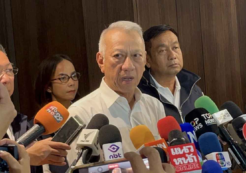 'พิพัฒน์' เรียกถกรับมือพิษ'สงครามตะวันออกกลาง' พรุ่งนี้  ยันตรึงราคาน้ำมันถึง 16 มี.ค.