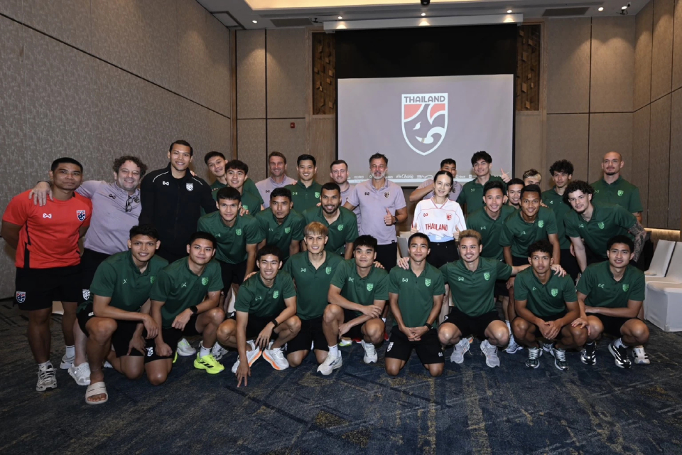 มาดามแป้ง เยี่ยมแคมป์ช้างศึก อัดฉีด 3 ล้าน หากเปิดบ้านชนะเติร์กเมนิสถาน