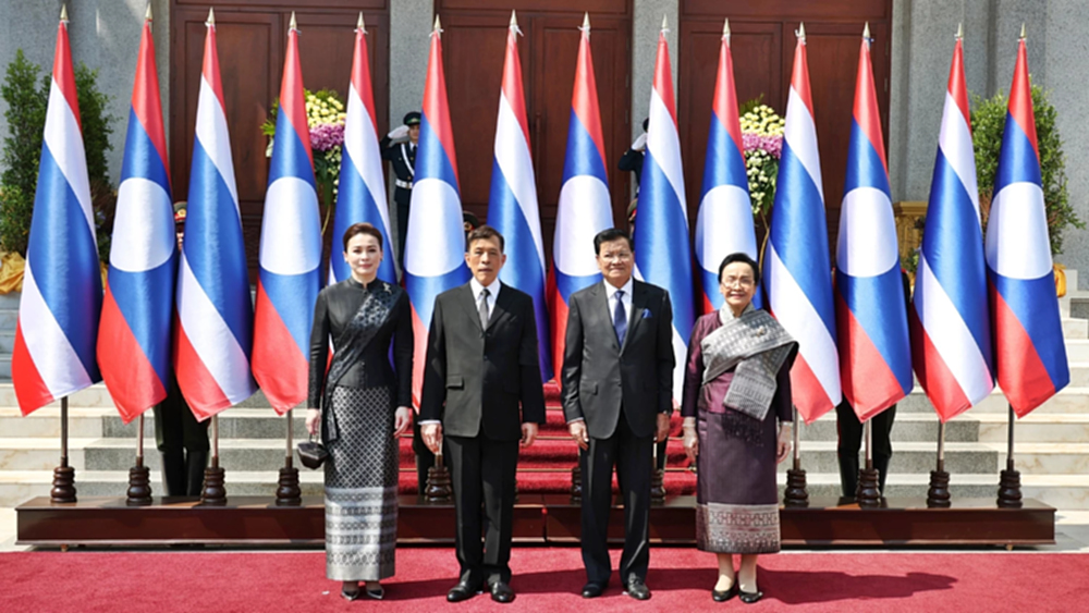 ในหลวง-พระราชินี เสด็จฯ เยือนสาธารณรัฐประชาธิปไตยประชาชนลาวอย่างเป็นทางการ เป็นวันที่สอง
