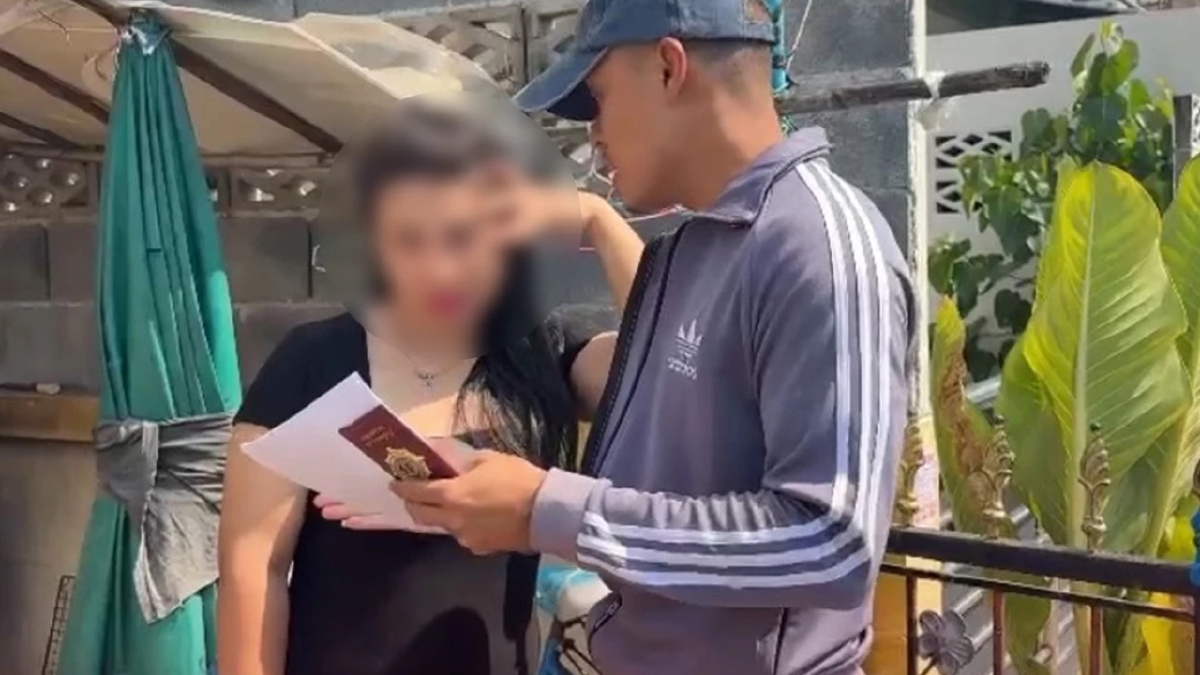 สาว 30 โดนรวบคาบ้านชลบุรี รู้เท่าไม่ถึงการณ์เปิดบัญชีม้าให้เพื่อน