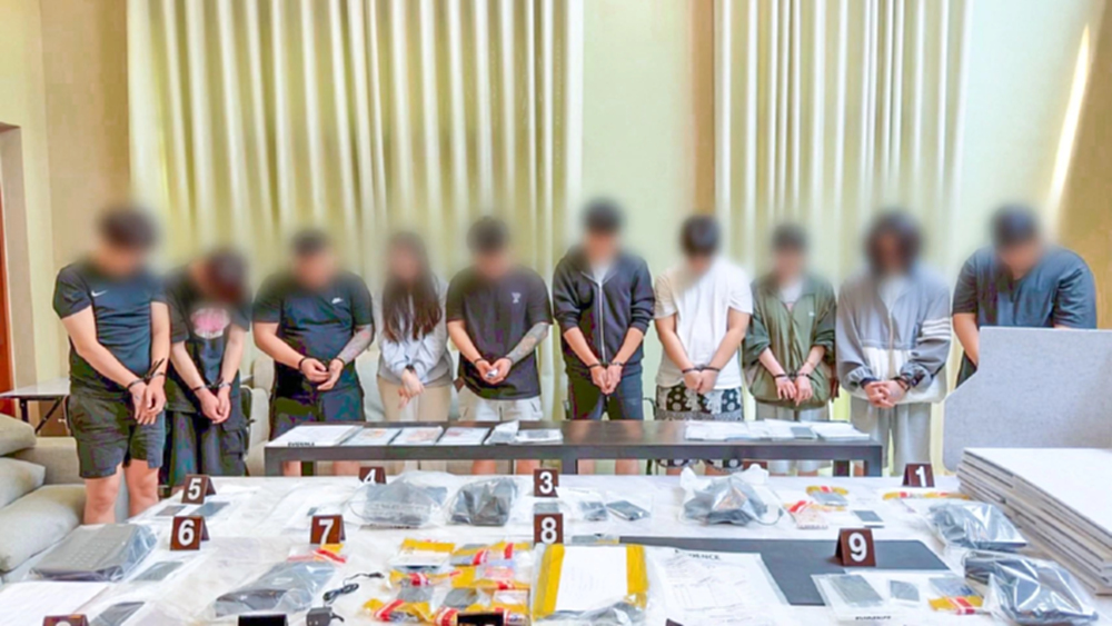 จับ 11 เกาหลีคาบ้านหรูย่านรามอินทรา โทรหลอกโอนเงิน 3 พันล้านวอน