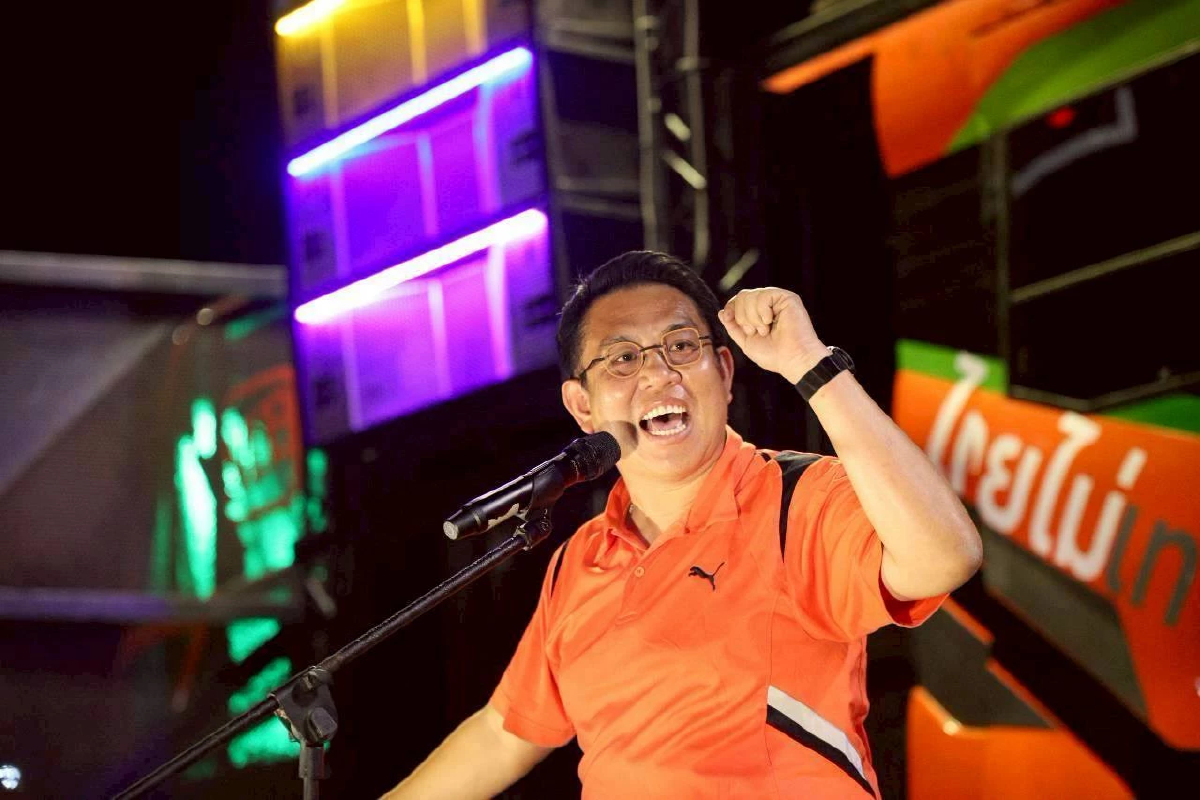 2 แกนนำส้ม จี้รัฐบาลพูดความจริงปมพลังงาน กางแผนฝ่าวิกฤติน้ำมัน