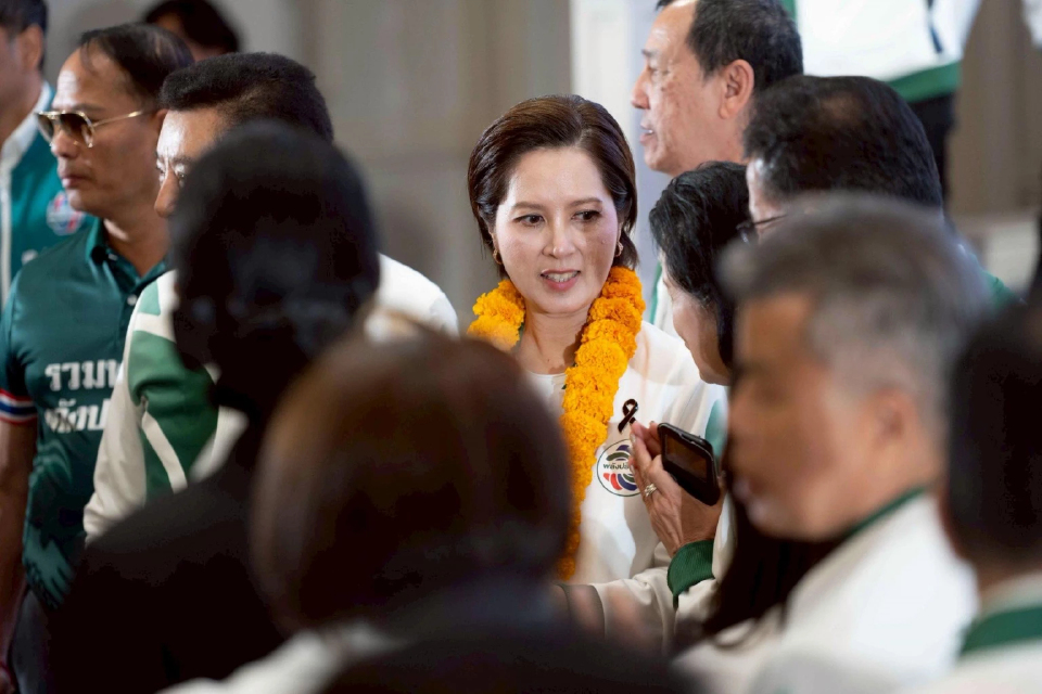 พปชร.ดัน 'ตรีนุช' หัวหน้า ปัดตอบโควตา รมต.รอโหวตนายกฯก่อน