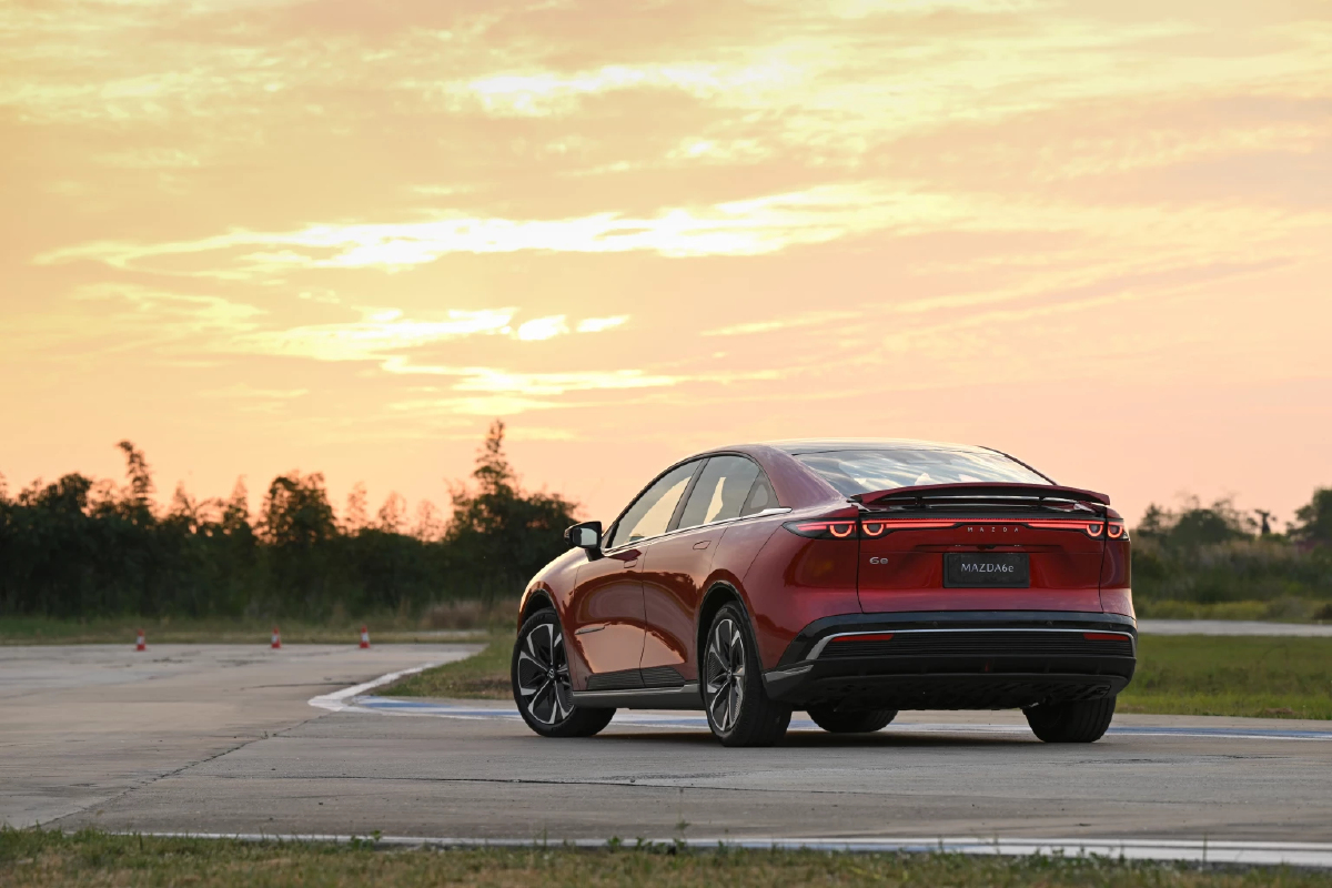 'Mazda 6e'  บาลานซ์ดี คอนโทรลง่าย อีวี คันแรก ไม่ทิ้ง 'DNA' มาสด้า