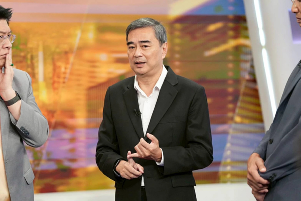 'อภิสิทธิ์' ซัด 'รัฐบาล' ปล่อยผีไอ้โม่ง หลังปล่อยราคาน้ำมันพุ่ง