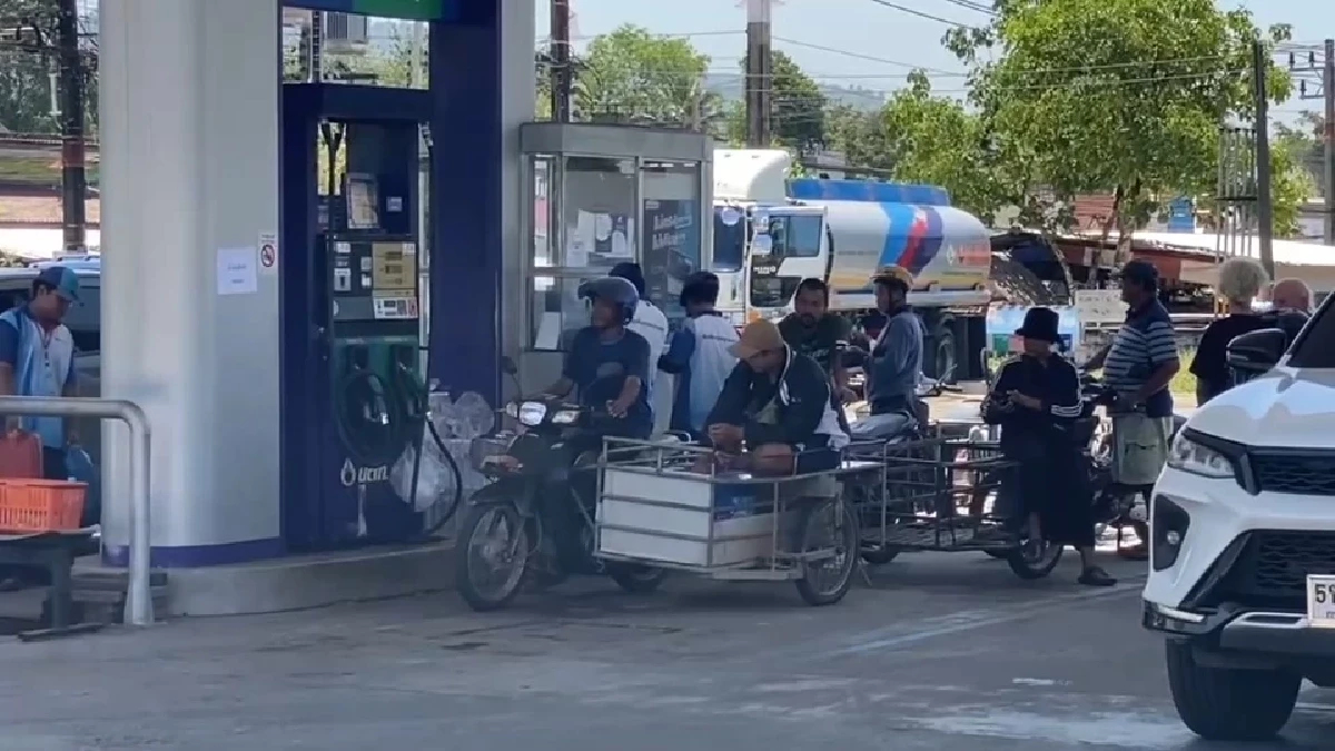 เขาหลักแตก! ประชาชนแห่เติมน้ำมันล้นถนน หลังอิหร่านปิดช่องแคบ