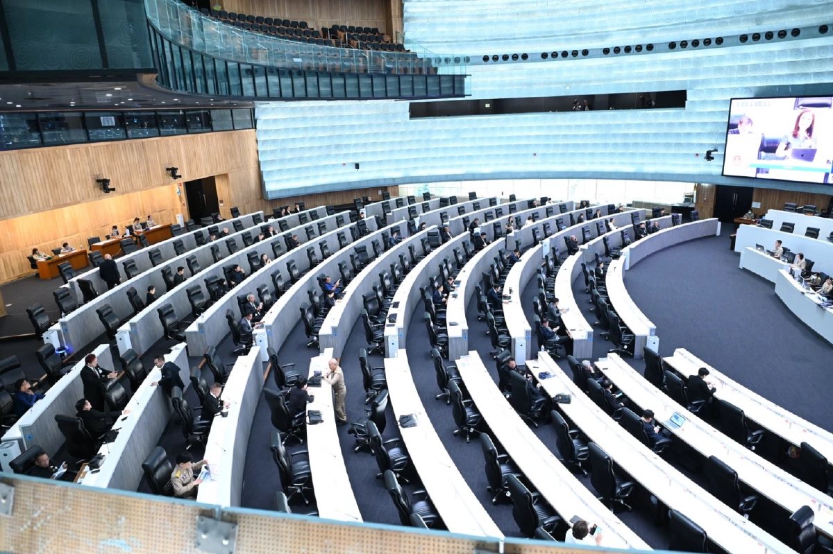 'สว.' แนะ 'รัฐบาล' แจกหน้ากาก-ทถ.ทำห้องปลอดฝุ่น แก้วิกฤติPM2.5