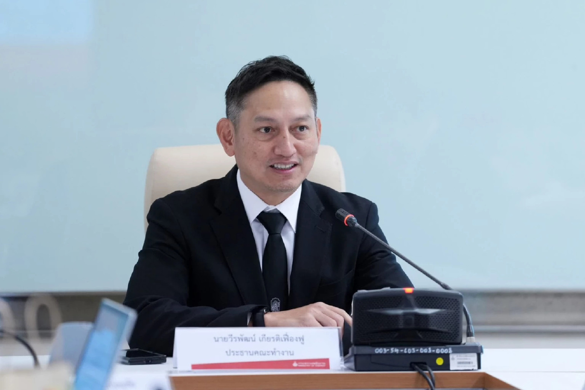 'พลังงาน' ขออย่ากักตุนน้ำมัน ยันมีเพียงพอ เตรียมใช้กลไกกองทุนฯ ตรึงราคา