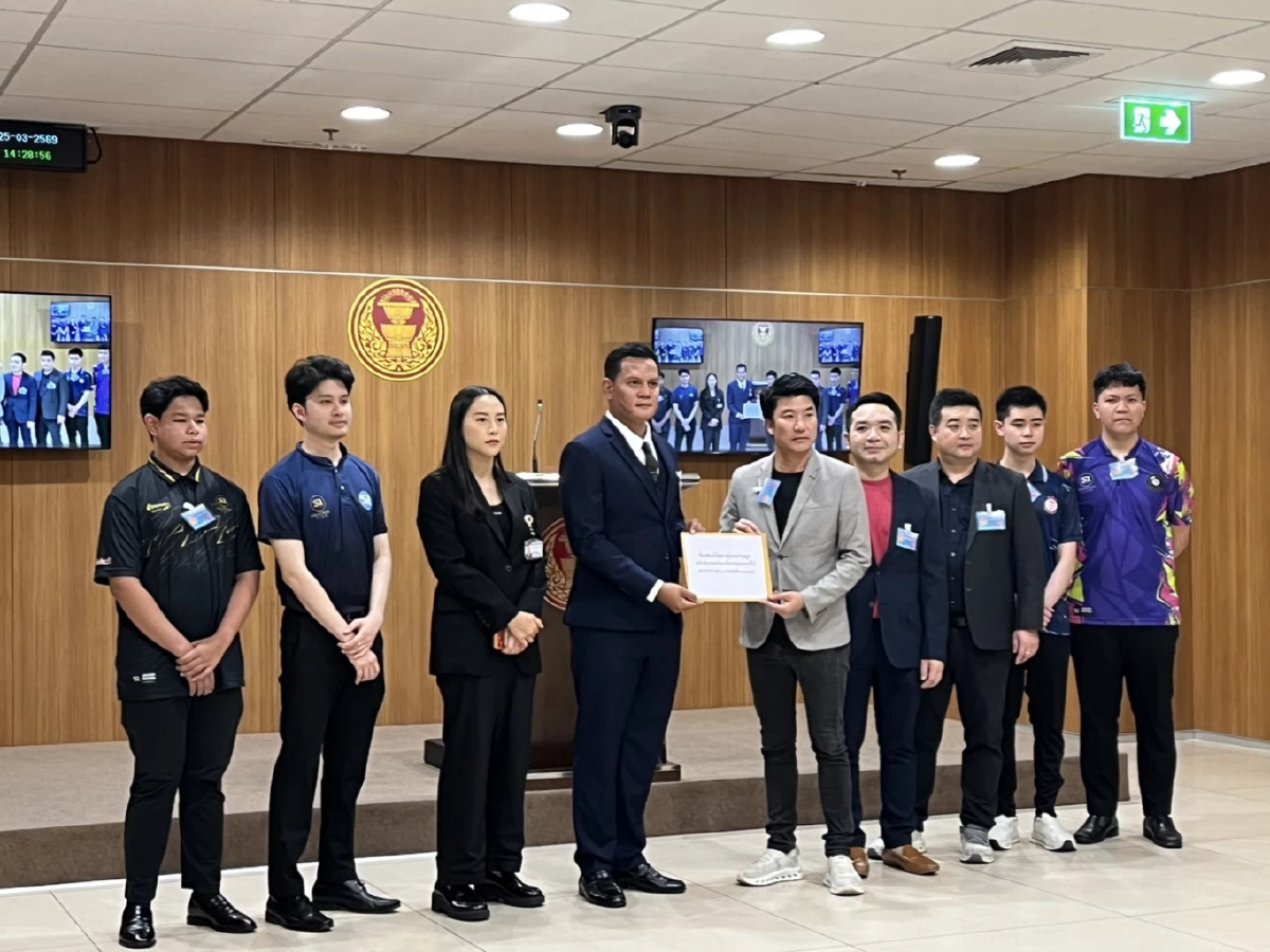 'ไอซ์' ปัดตอบปม สส.ควักเงินซื้อข้าวเอง หวั่นกลบข่าวสนุกเกอร์