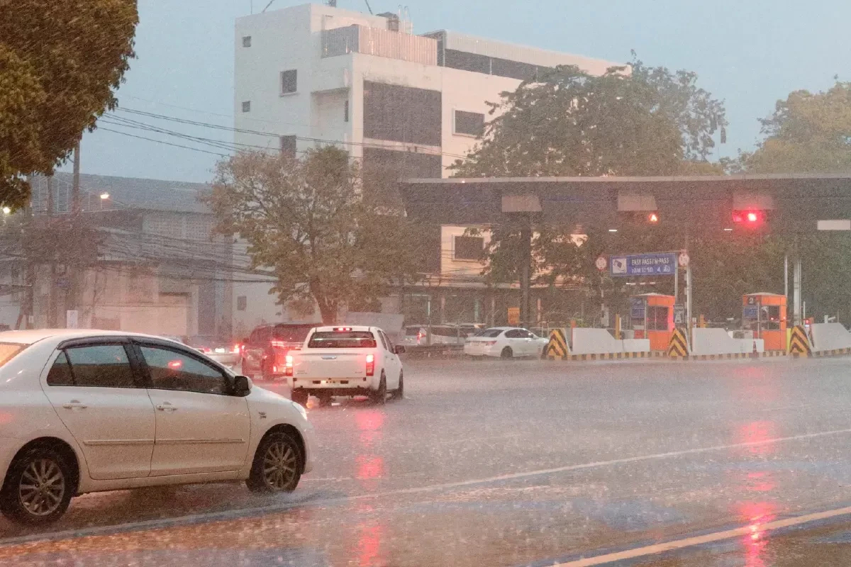 กรมอุตุ เตือน อากาศวันนี้พื้นที่ 25 จังหวัด ยังมีฝนตก กทม. ฟ้าคะนอง