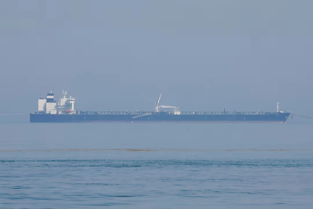 เรือบรรทุกน้ำมันจากรัสเซีย 1.4 แสนตัน ถูกโจมตีในทะเลดำ ใกล้ตุรกี