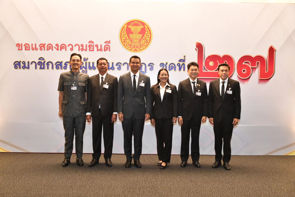 'ชัยชนะ' ยันปชป.มีเอกภาพ ปัดดีลร่วมรัฐบาล ยกคะแนน60%อยู่ภาคใต้